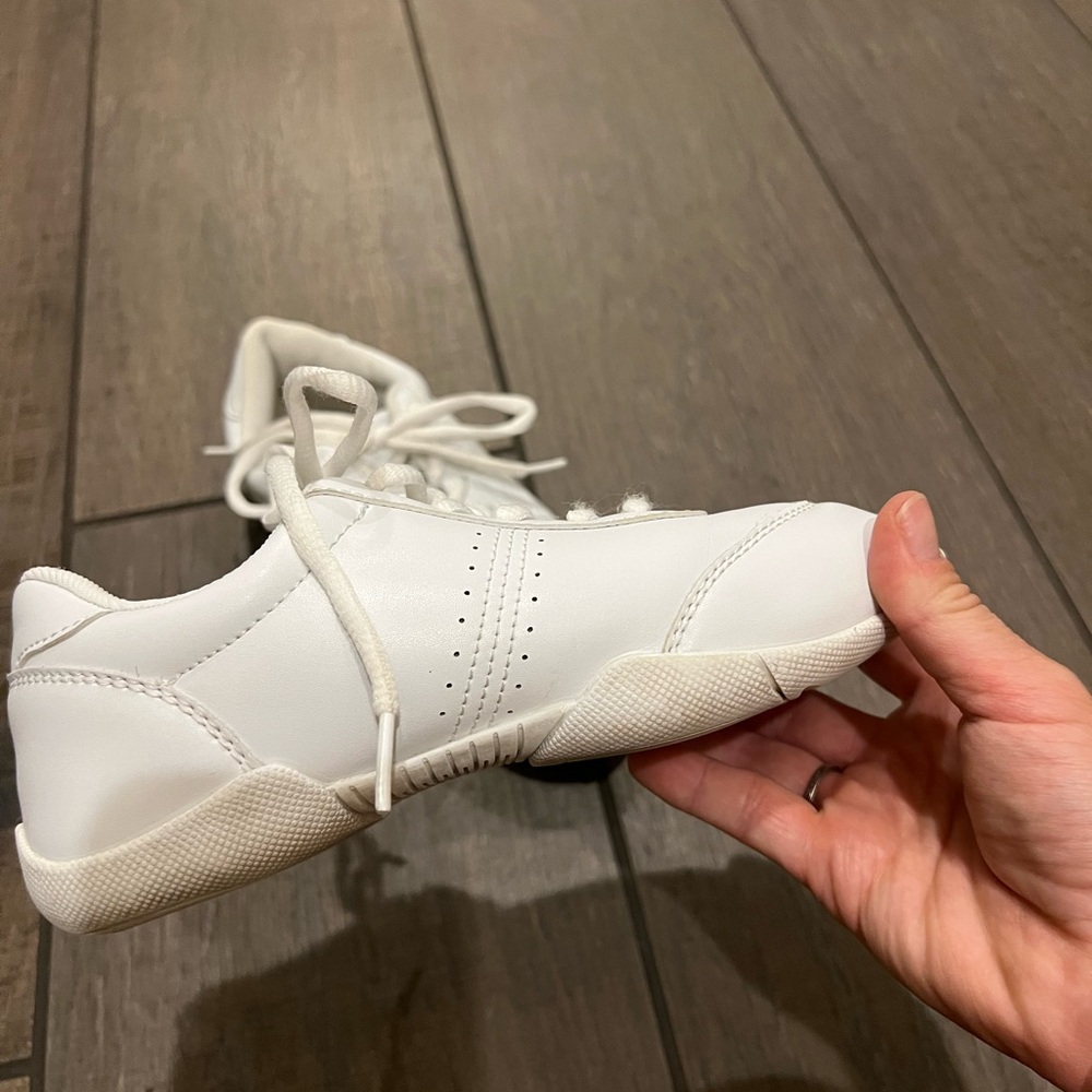 White Cheer Shoes Girls 1.5